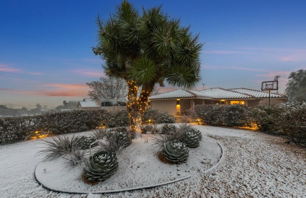 8265 Balsa Ave, Yucca Valley CA  92284-6112 exterior