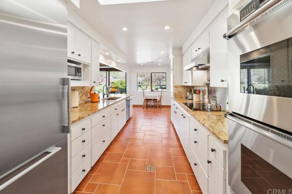 32172 Atosana, Pala CA  92061-1630 exterior