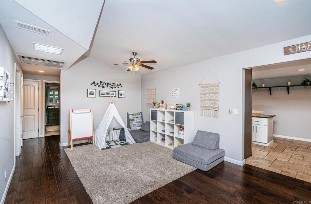 1925 Alexander Dr, Escondido CA  92025-6404 exterior