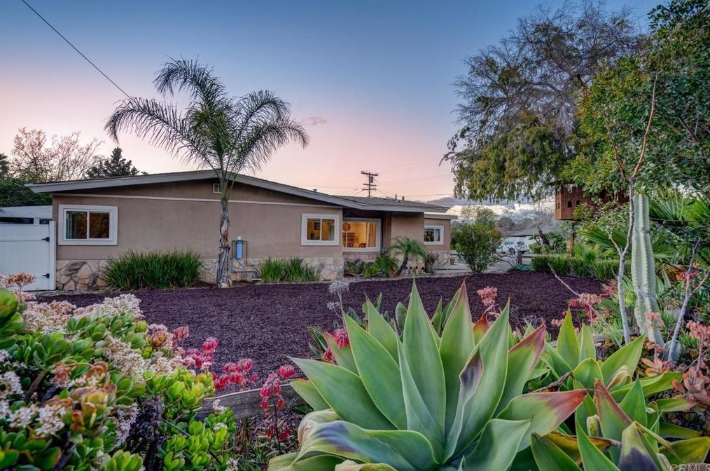 1925 Alexander Dr, Escondido CA  92025-6404 exterior
