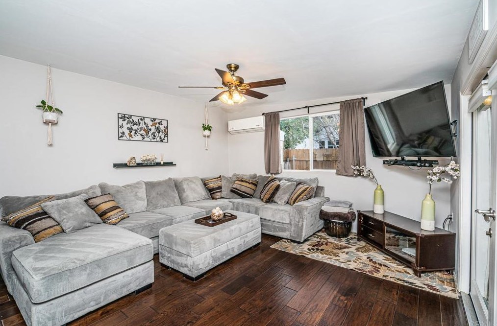 1925 Alexander Dr, Escondido CA  92025-6404 exterior