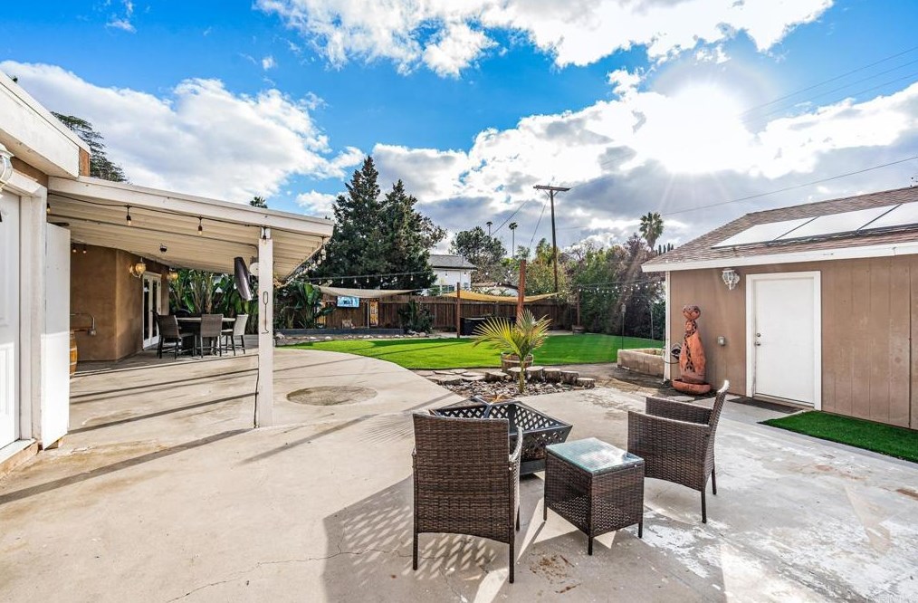 1925 Alexander Dr, Escondido CA  92025-6404 exterior