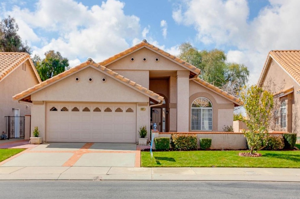1027 Riviera Ave, Banning, CA 92220-5112