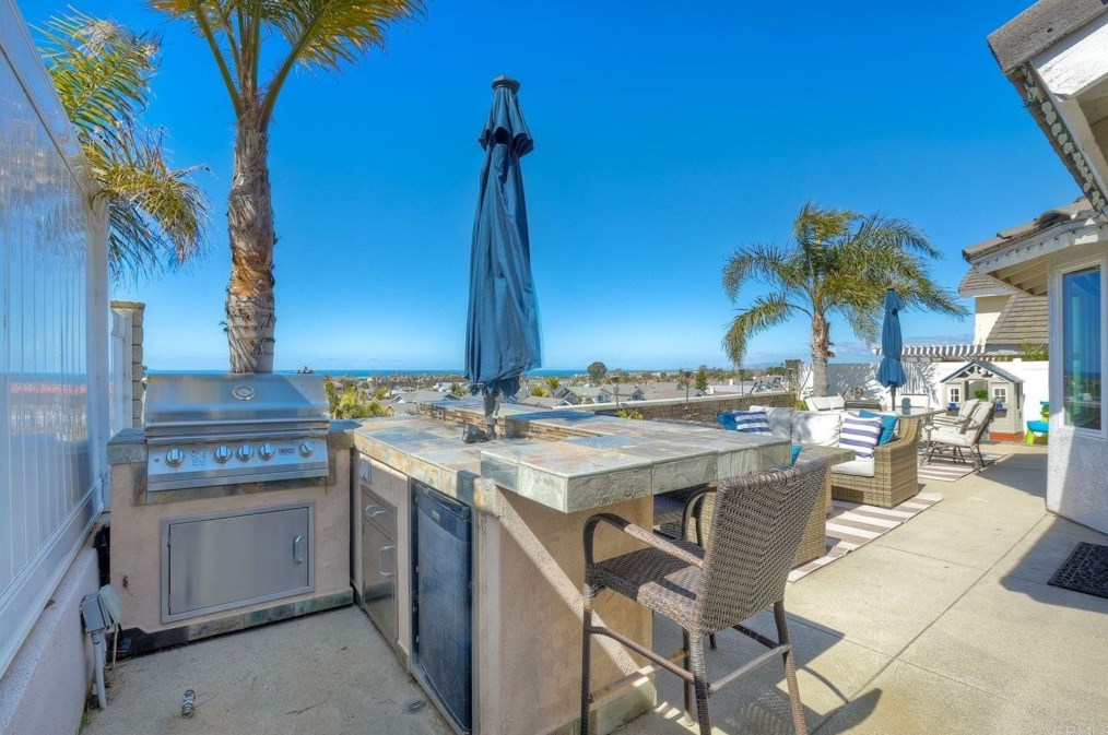 6883 Watercourse Dr, Carlsbad, CA 92011-3743