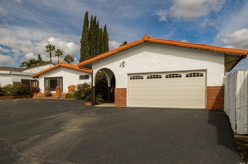 1240 Pinecrest Ave, Escondido, CA 92025-3857