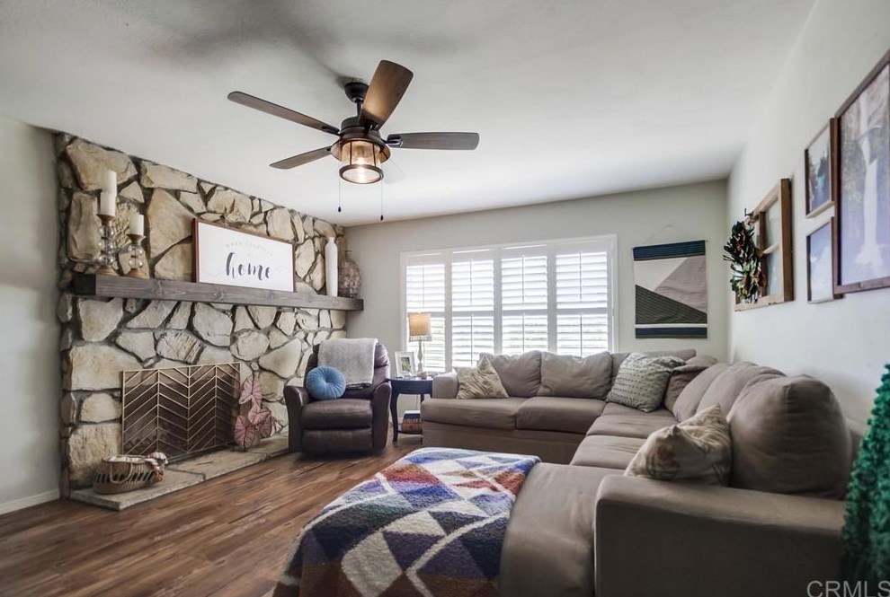 10114 Woodglen Vista Dr, Santee, CA 92071-1147