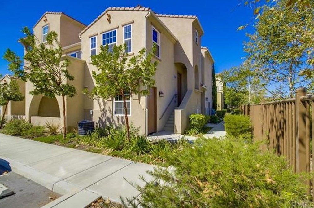31184 Strawberry Tree Ln, Temecula, CA