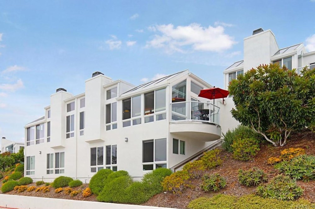 359 Shoemaker Ln, Solana Beach, CA 92075