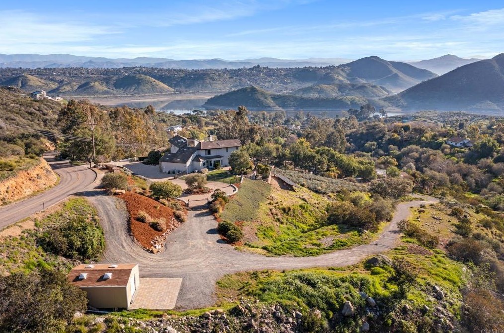 9433 Mount Israel Rd, Escondido, CA 92029-8004