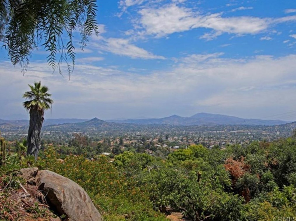 1158 Hubbard Ave, Escondido, CA 92027-1016