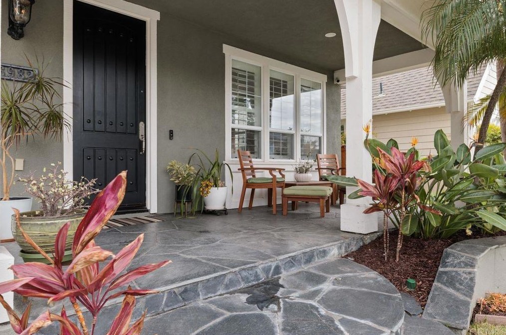 6982 Waters End Dr, Carlsbad, CA 92011