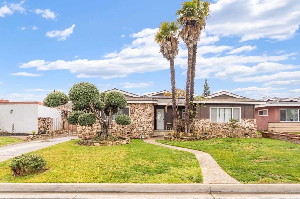 14446 Rosecrans Ave, La Mirada, CA 90638