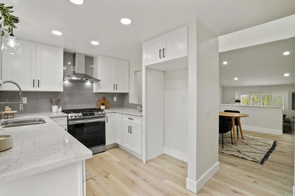 1260 Soria Gln, Escondido, CA 92026-2361