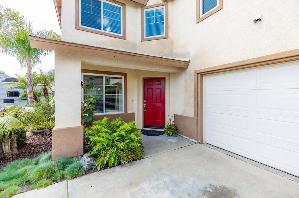137 Gardenside Ct, Fallbrook, CA 92028-2367