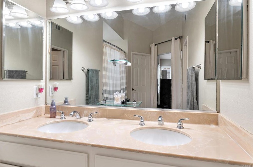 39361 San Thomas Ct, Murrieta CA  92562-4537 exterior