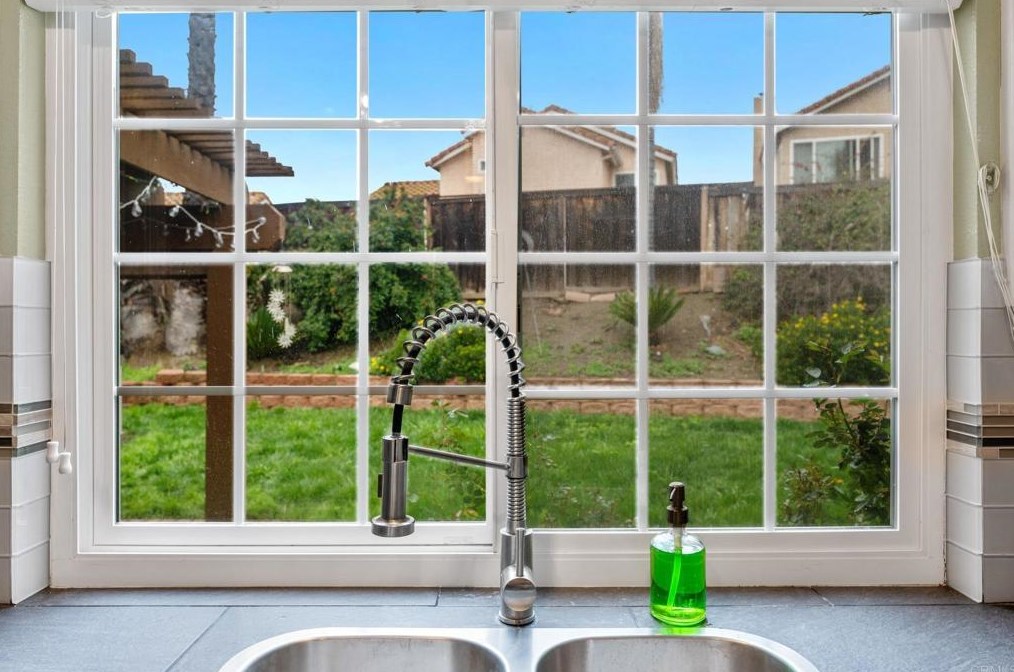 39361 San Thomas Ct, Murrieta CA  92562-4537 exterior