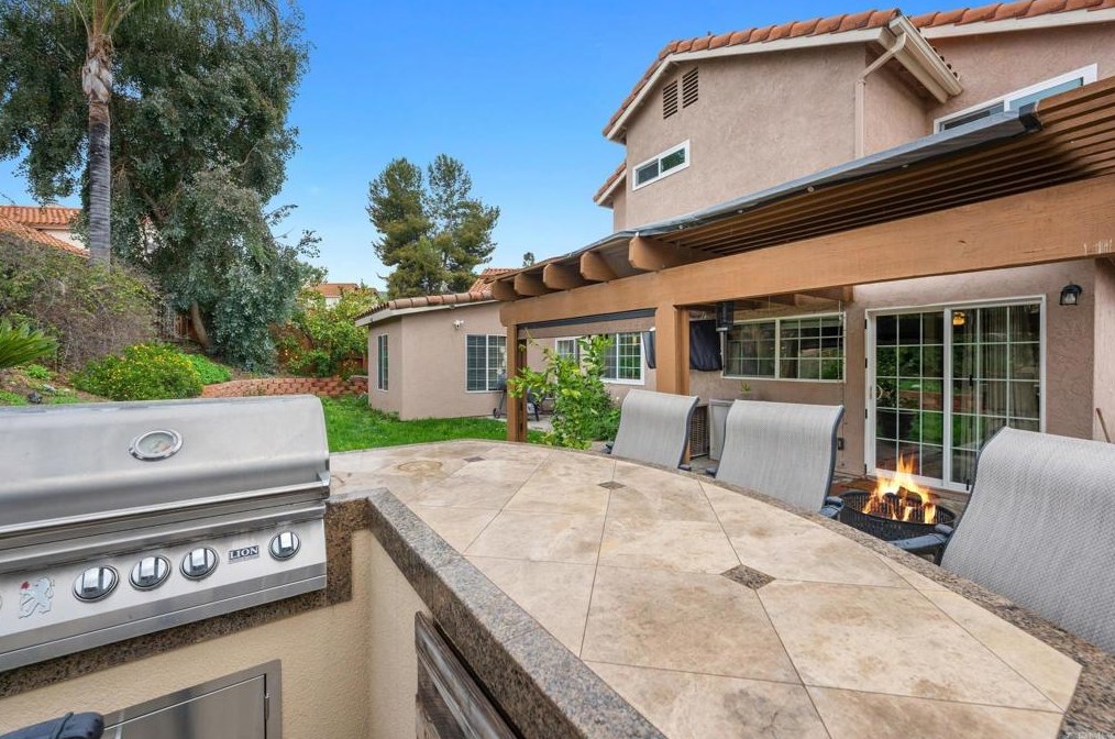 39361 San Thomas Ct, Murrieta CA  92562-4537 exterior