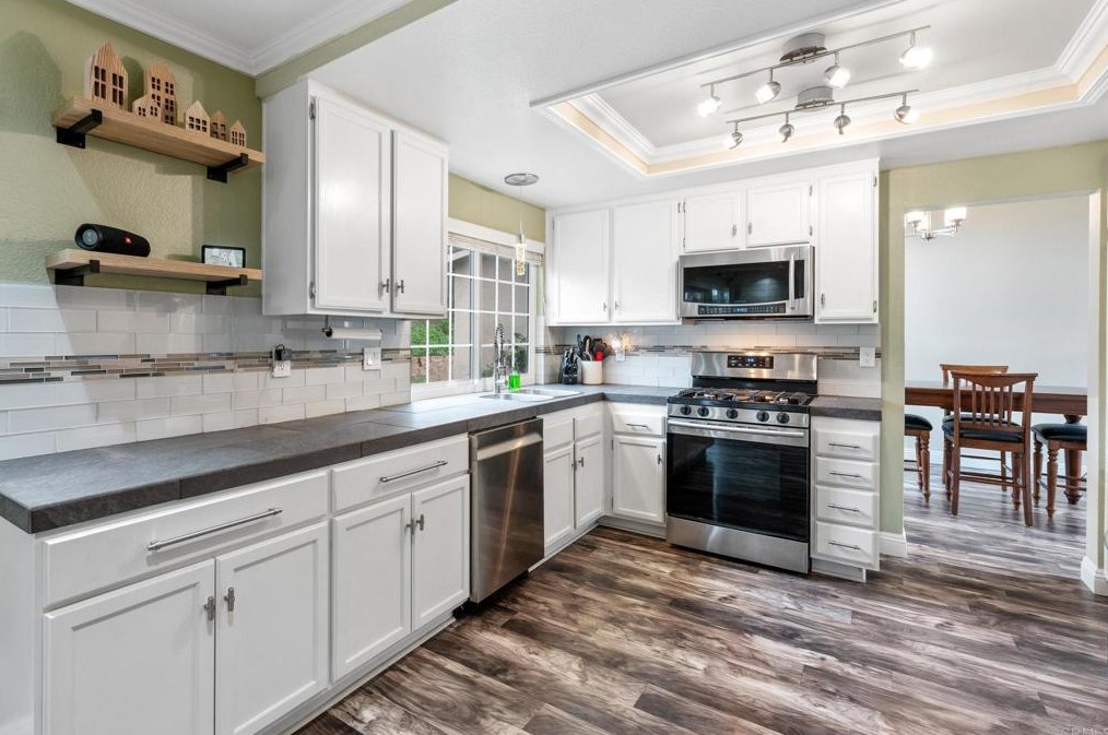 39361 San Thomas Ct, Murrieta CA  92562-4537 exterior