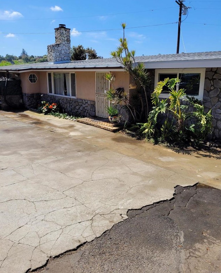 157 Oceanview Dr, Vista, CA 92084