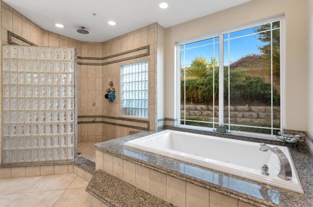 2974 Sumac Rd, Fallbrook CA  92028-8704 exterior