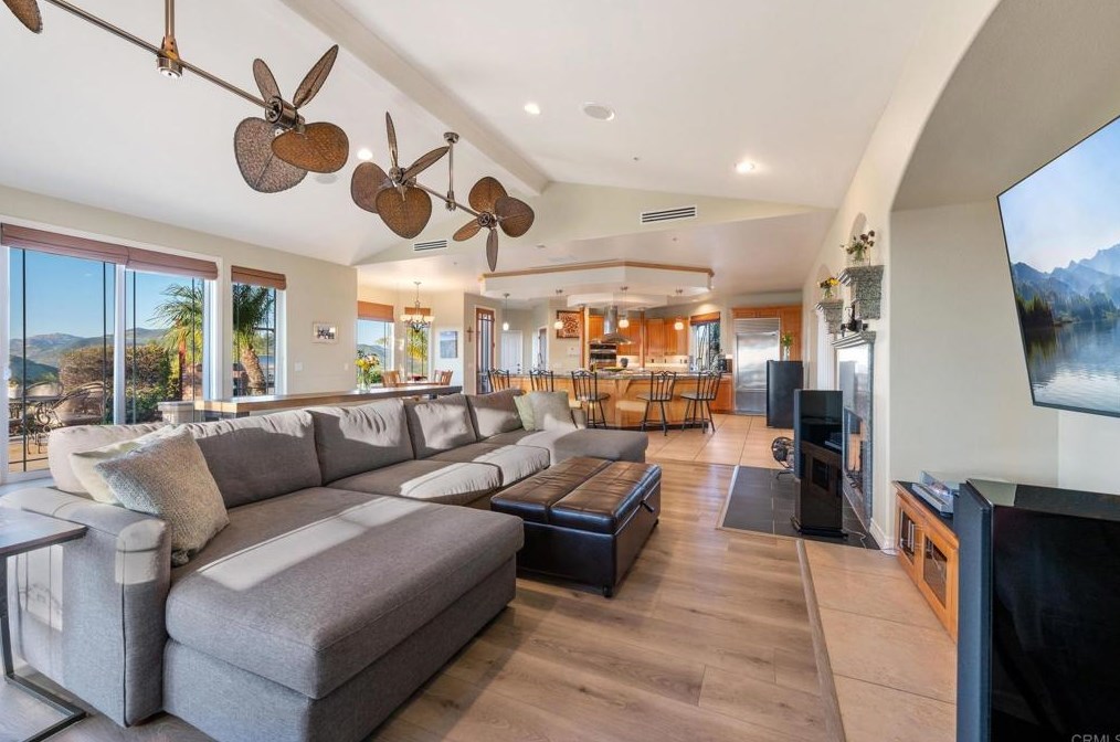 2974 Sumac Rd, Fallbrook CA  92028-8704 exterior