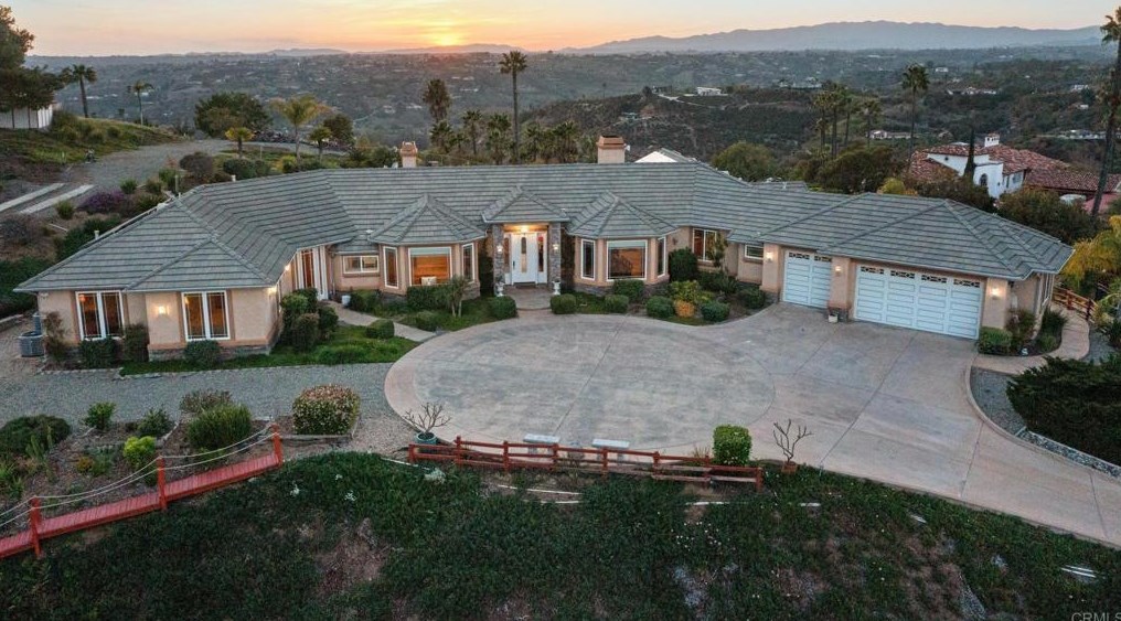 2974 Sumac Rd, Fallbrook CA  92028-8704 exterior