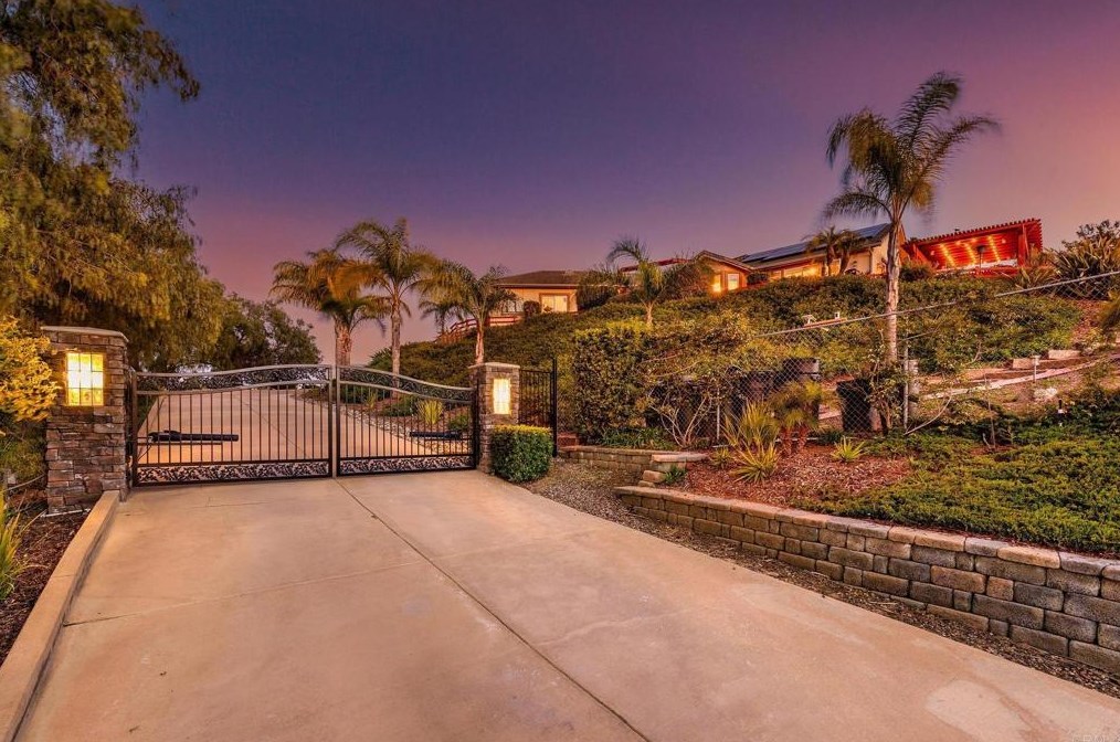 2974 Sumac Rd, Fallbrook, CA 92028