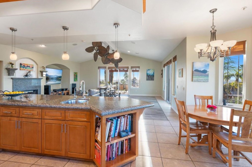 2974 Sumac Rd, Fallbrook CA  92028-8704 exterior