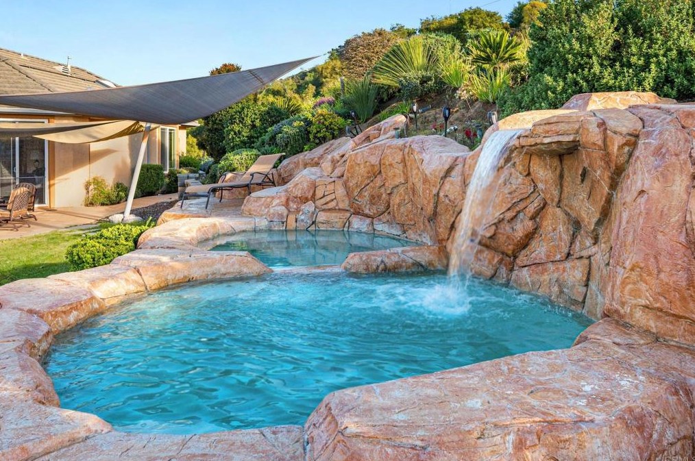 2974 Sumac Rd, Fallbrook CA  92028-8704 exterior