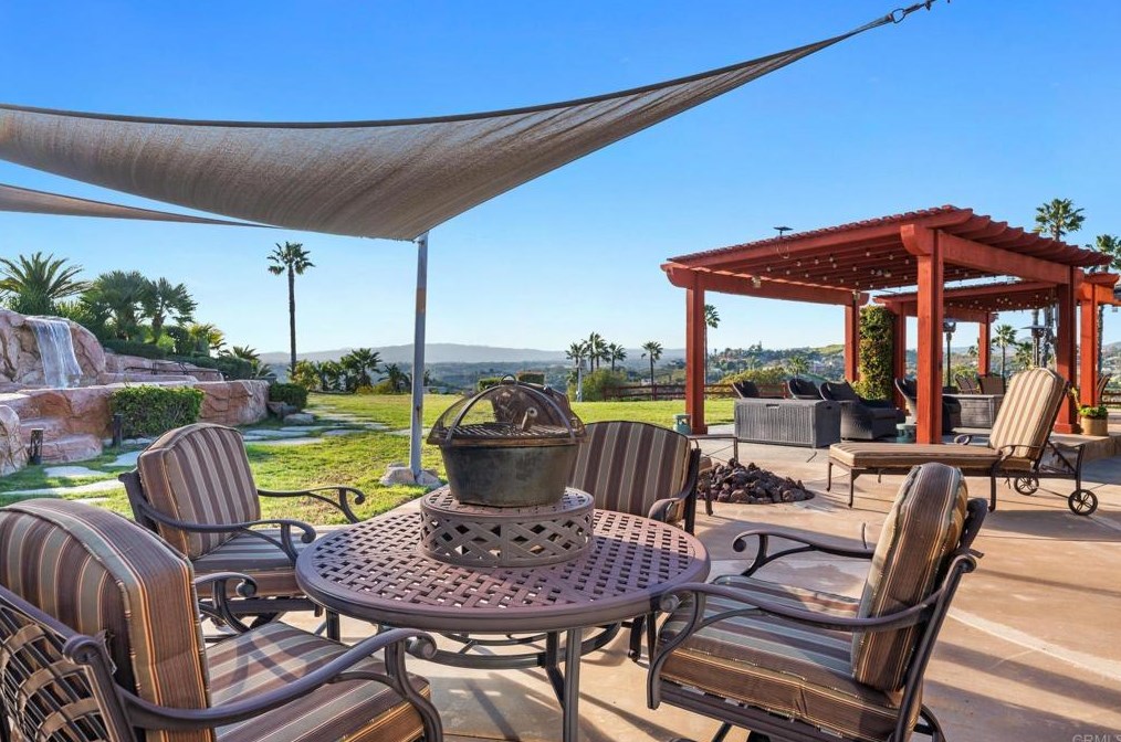 2974 Sumac Rd, Fallbrook CA  92028-8704 exterior