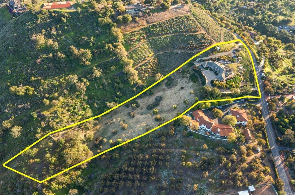 2974 Sumac Rd, Fallbrook CA  92028-8704 exterior