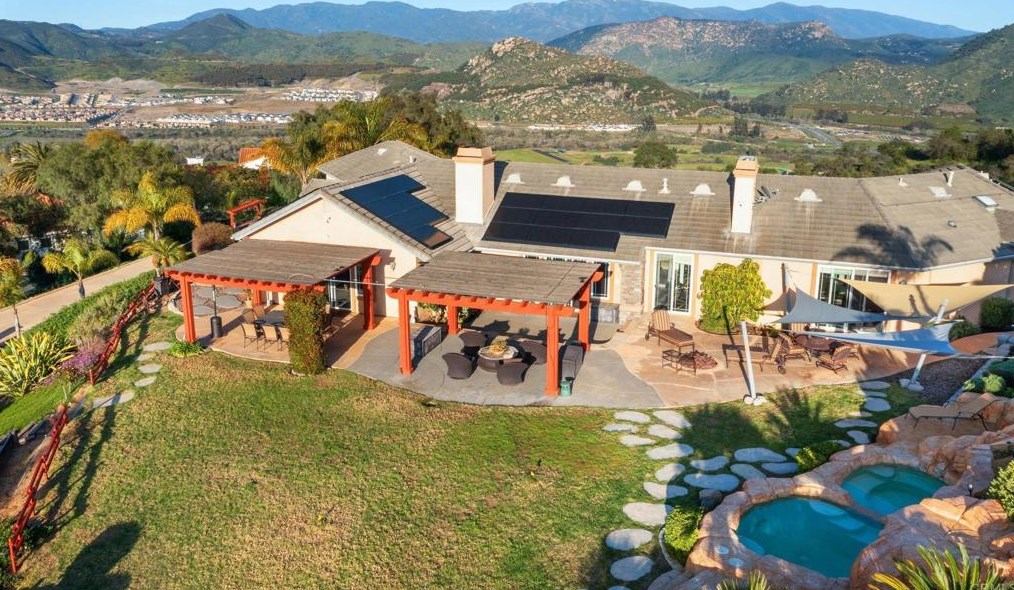 2974 Sumac Rd, Fallbrook CA  92028-8704 exterior