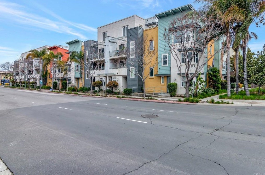 433 W 2nd Ave #2104, Escondido, CA 92025