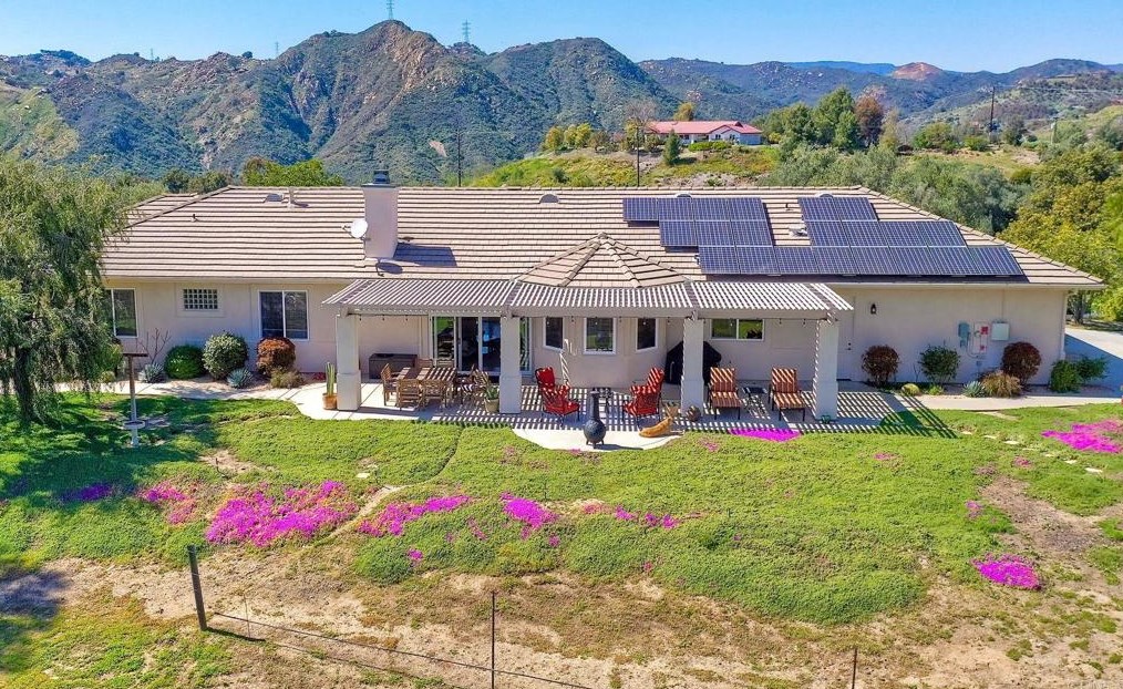 40649 Los Robles Rd, Fallbrook, CA 92028-8634