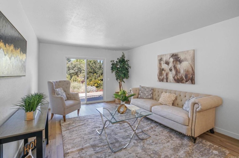 2247 Lone Oak Ln, Vista, CA 92084