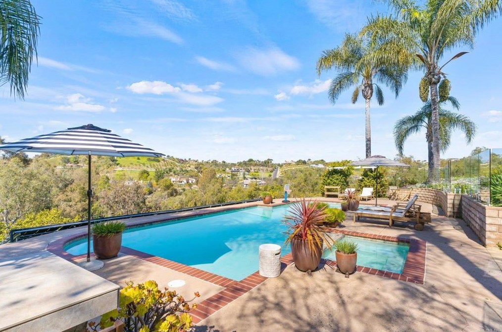 3355 Lone Jack Rd, Encinitas, CA 92024