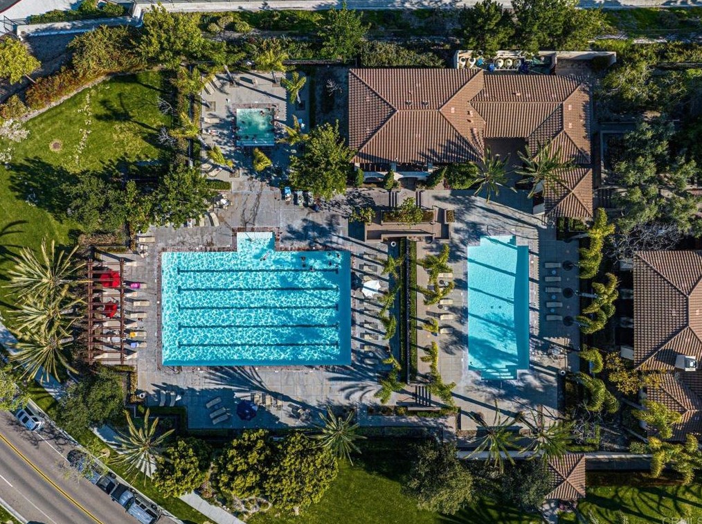 1566 Hopscotch Dr, Chula Vista CA  91915-1802 exterior