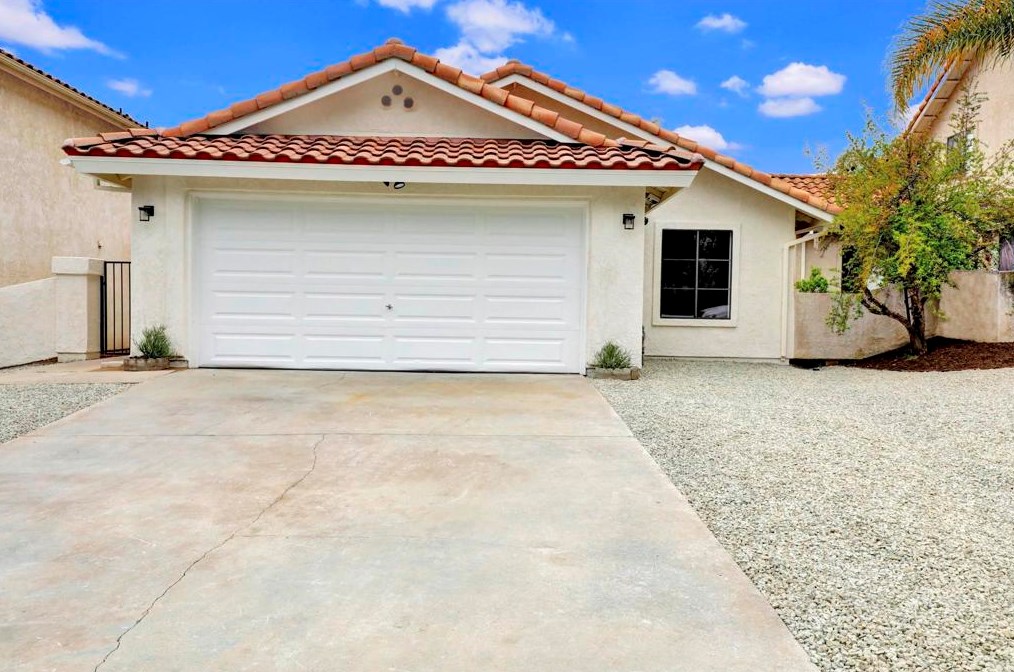 2335 Conway Dr, Escondido, CA 92026-1496