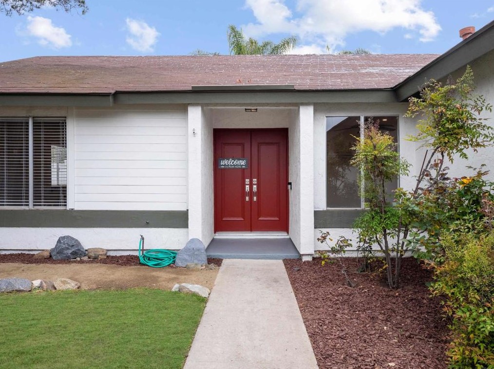 1717 Rosemary Ct, Escondido, CA 92026-1041