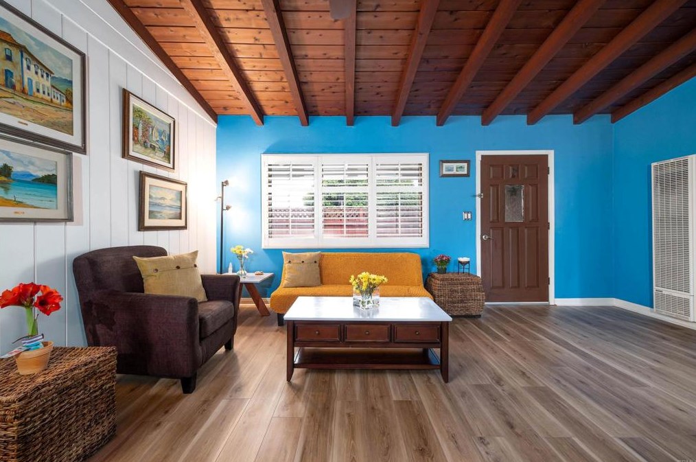 926 Citrus Ave, Escondido, CA 92027-4210