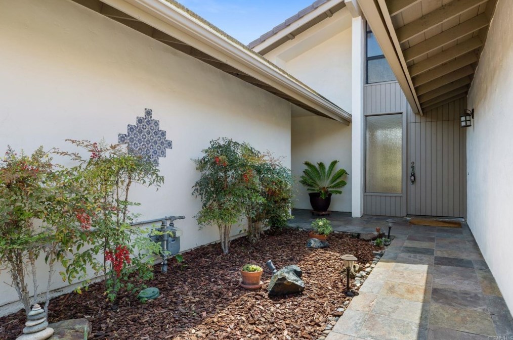 115 Remedios Ct, Solana Beach, CA 92075