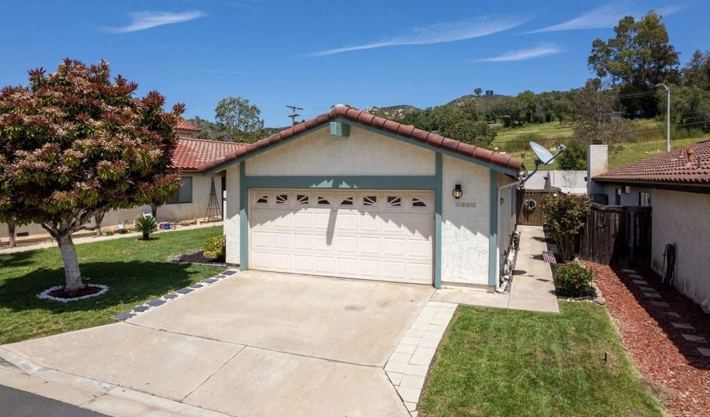 1332 Dos Hermanos Glen, Escondido, CA 92027