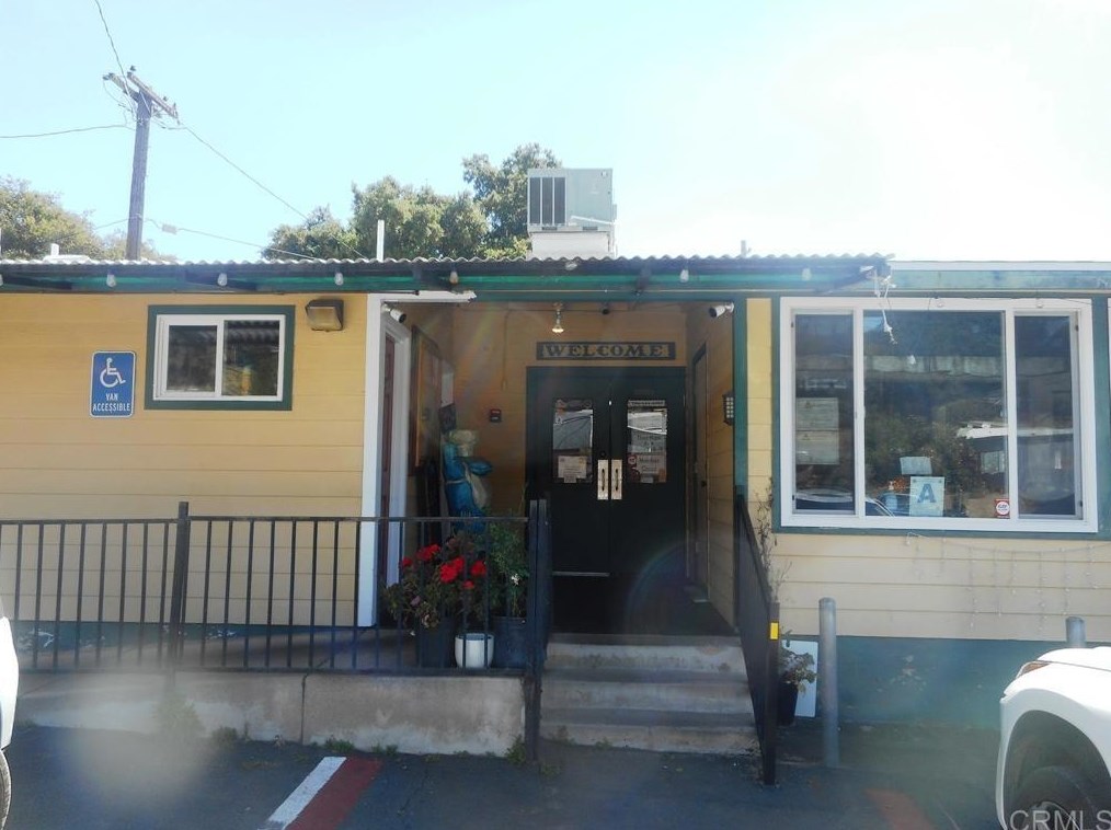 25484 Lake Wohlford Rd, Escondido CA  92027-5620 exterior