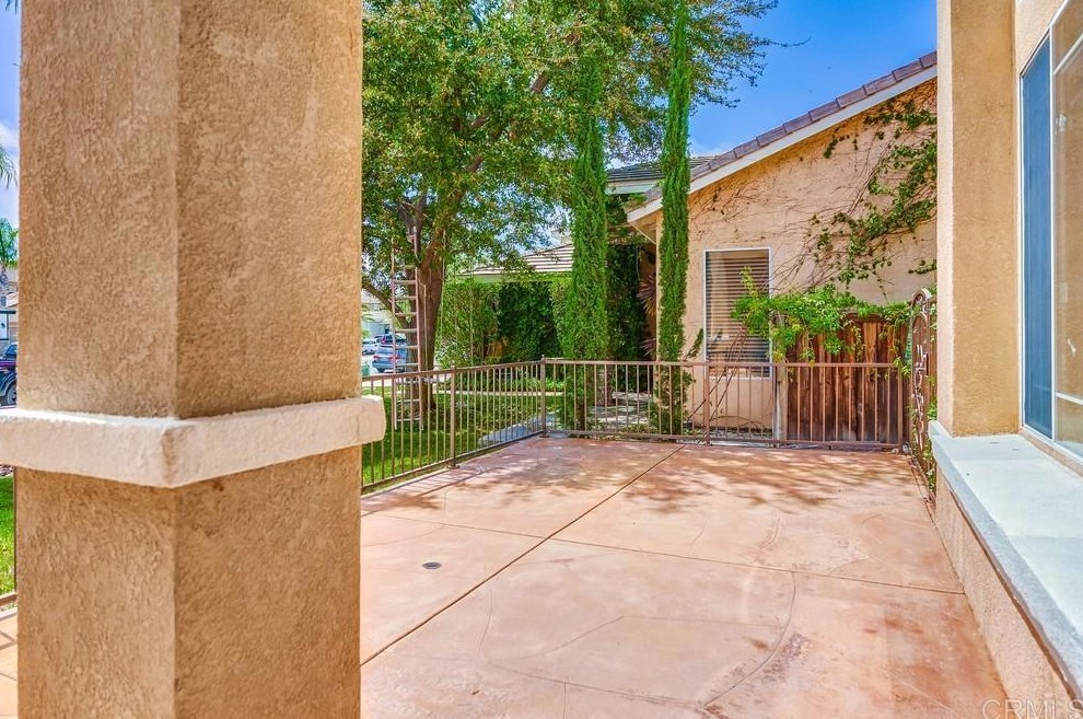 26574 Evergreen Ave, Murrieta CA  92563-4044 exterior