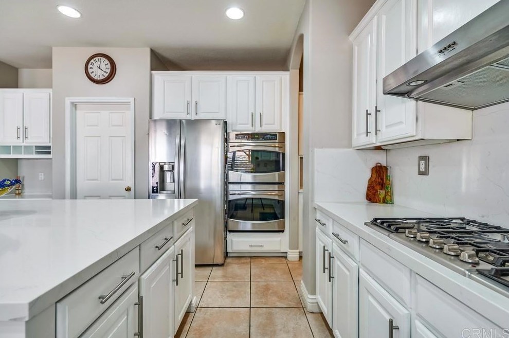 26574 Evergreen Ave, Murrieta CA  92563-4044 exterior