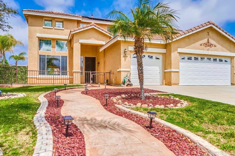 26574 Evergreen Ave, Murrieta CA  92563-4044 exterior