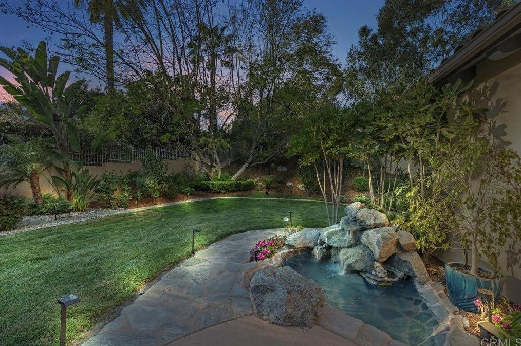 601 Rolling Hills Rd, Vista, CA 92081