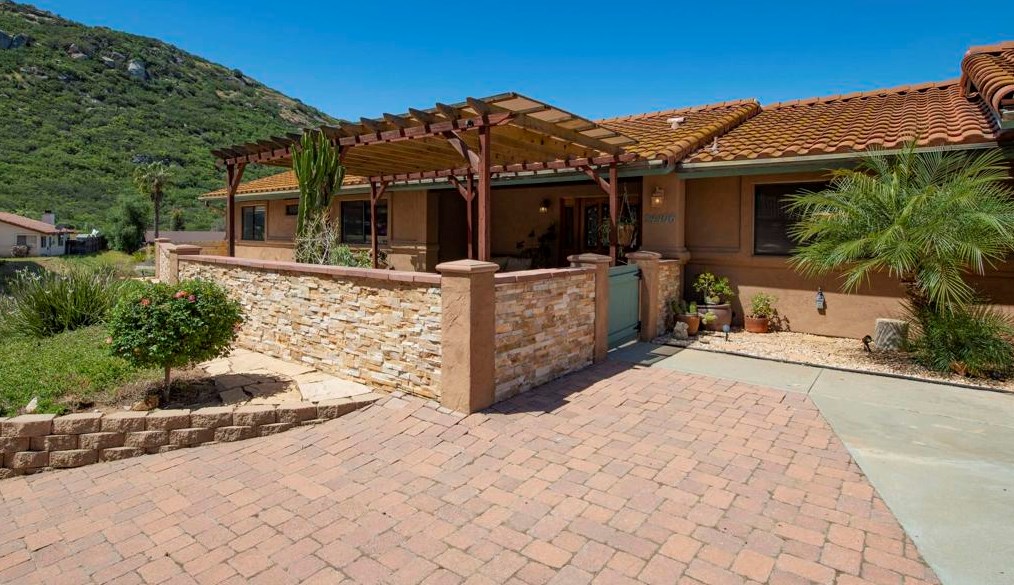 24406 Watt Rd, Ramona, CA 92065