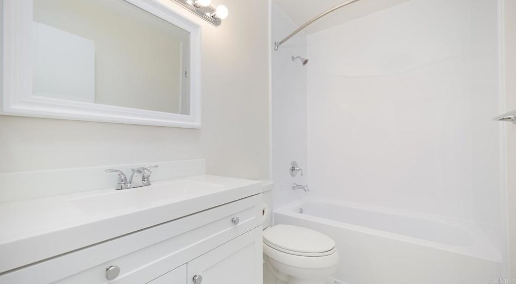 1355 Blue Falls Dr, Chula Vista CA  91910-6805 exterior