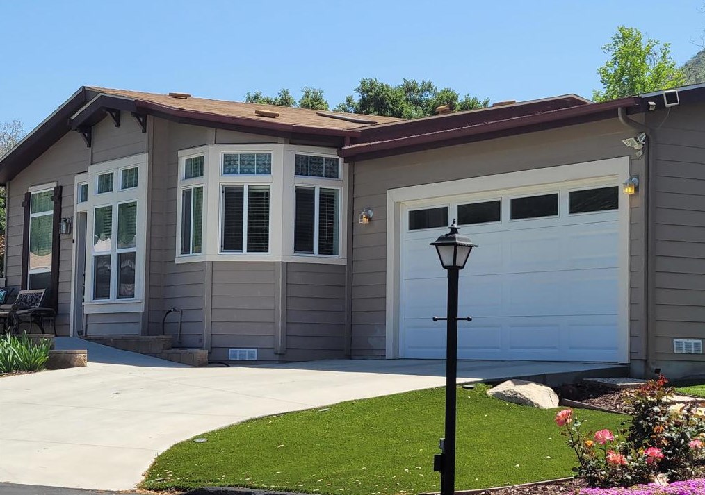 8975 Lawrence Welk Dr #1, Escondido, CA 92026